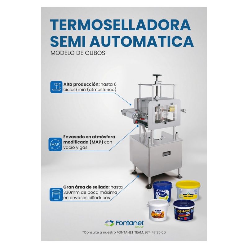 Termoselladora semiautomática de cubos de acero inoxidable con bobina de film, volante de ajuste y puerta de protección, junto a cubos de plástico con asa